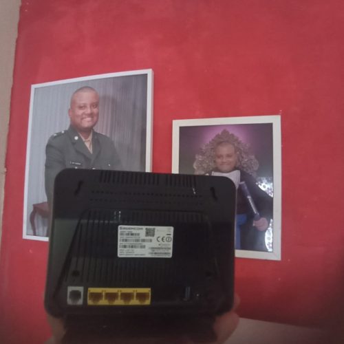 Porta USB atrás dos roteadores