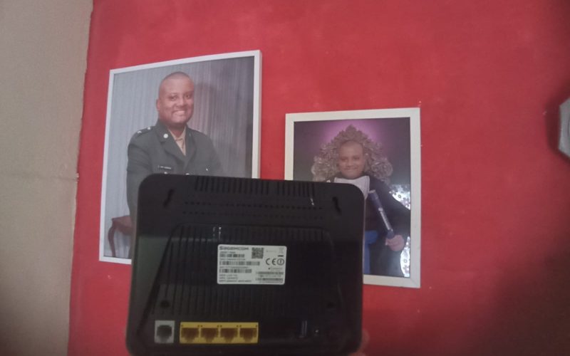 Porta USB atrás dos roteadores